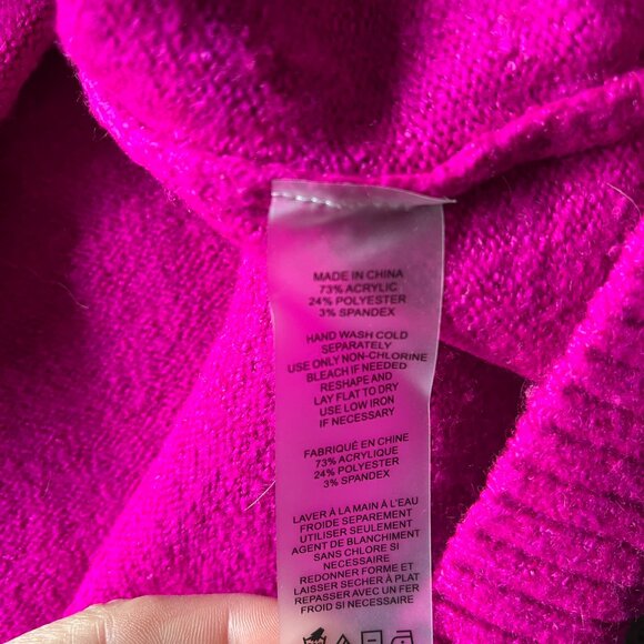Vince Camuto Fushia V neck sweater - Picture 4 of 6